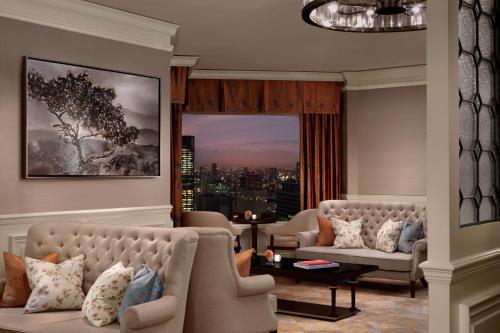 Club Deluxe Room, Club level, Guest room, 1 King, City view