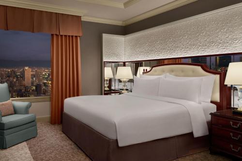 Club Suite, Club level, 1 Bedroom Suite, 1 King, City view