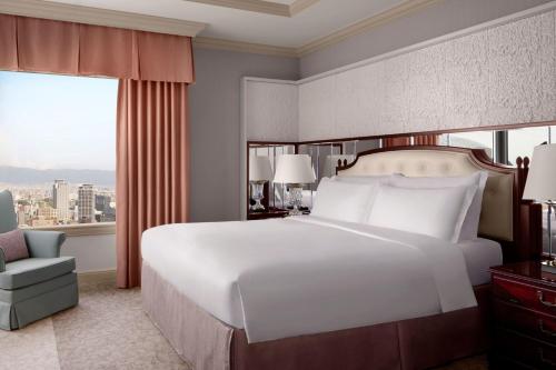 Club Suite, Club level, 1 Bedroom Suite, 1 King, City view