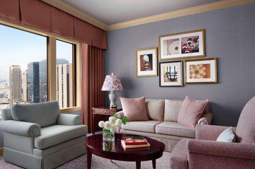 Executive Suite, Executive Suite, City view