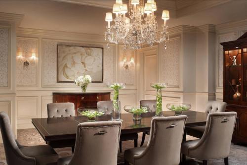 The Ritz-Carlton Suite, Presidential Suite, 1 King
