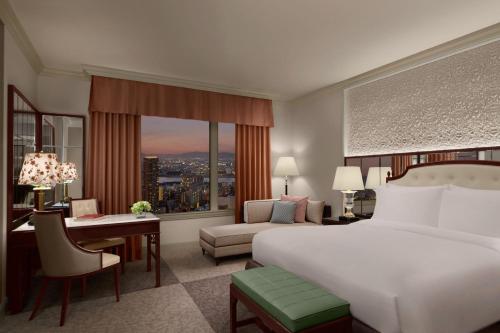 Skyview Superior Room, Guest room, City view