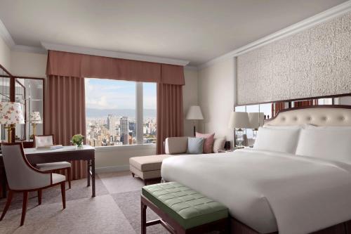 Skyview Superior Room, Guest room, City view