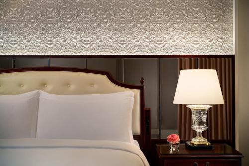 Club Superior Room, Club level, Guest room, City view