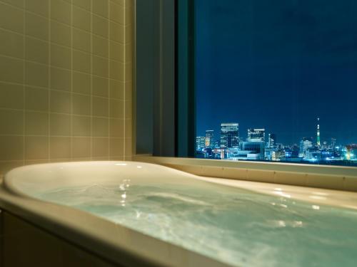 Deluxe Twin Room with View Bath - Non-Smoking