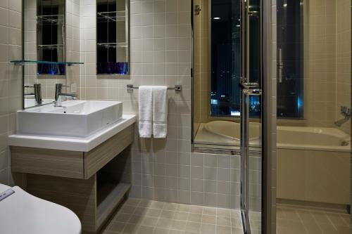Deluxe Twin Room with View Bath - Non-Smoking