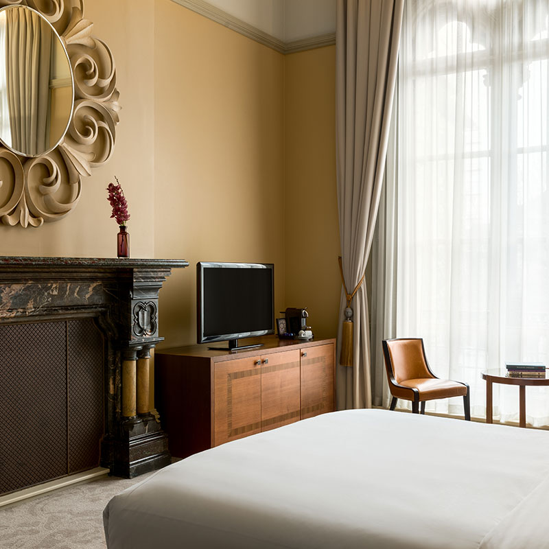 Chambers Junior King Suite