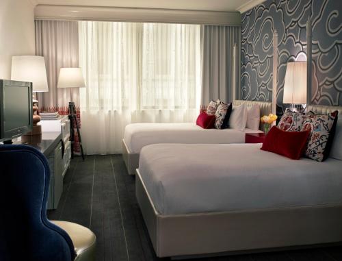 Queen Room with Two Queen Beds and Mobility Accessible Tub