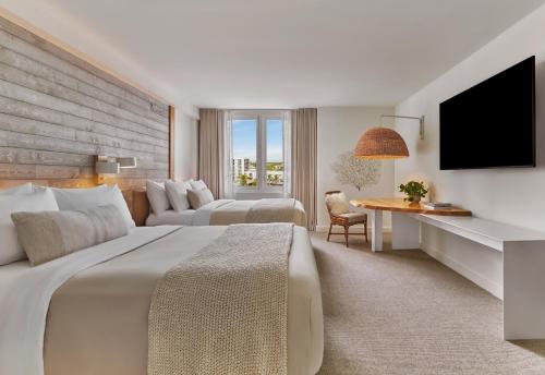 King Room with Two King Beds and Balcony 