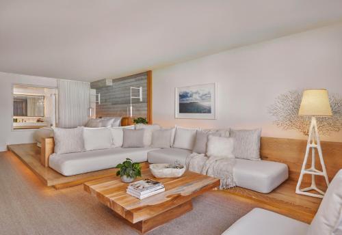 King Room with Balcony and Ocean View