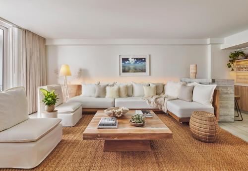 One-Bedroom King Suite with Balcony - Oceanfront