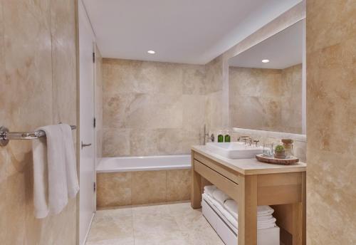 King Suite with Ocean View