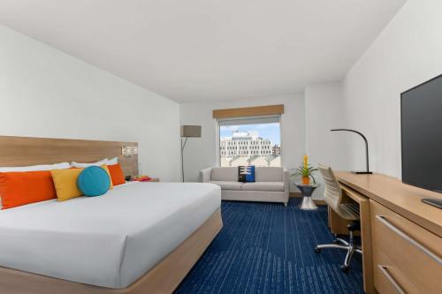King Room with Sofa Bed - Non-Smoking