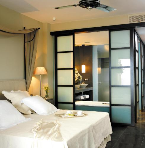 Deluxe Double or Twin Room (2 Adults)