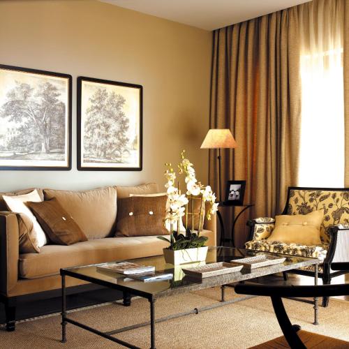 Suite (2 Adults)