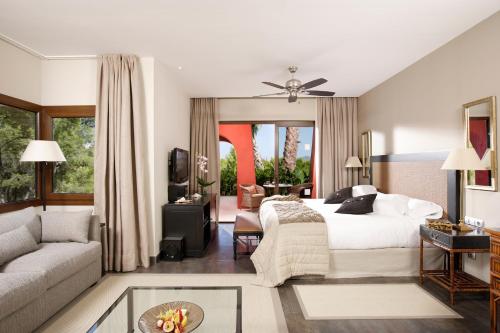 Superior Deluxe Double or Twin Room (2 Adults + 2 Children)