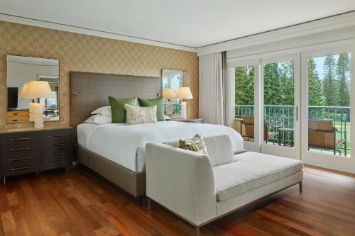 One-Bedroom King Suite with Gardenview