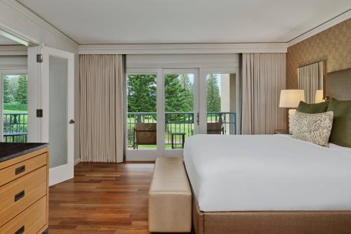 One-Bedroom King Suite with Gardenview