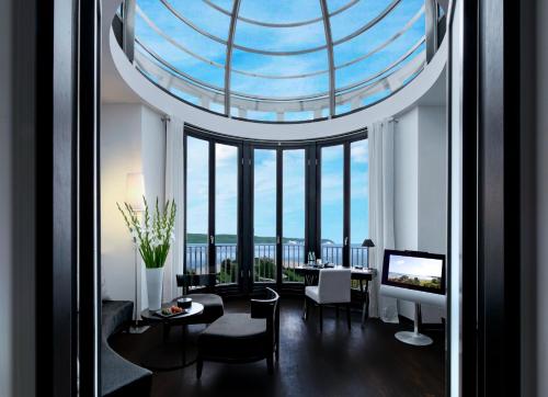 Dome Suite with Sea View