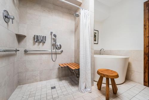 Creekside Suite (ADA)