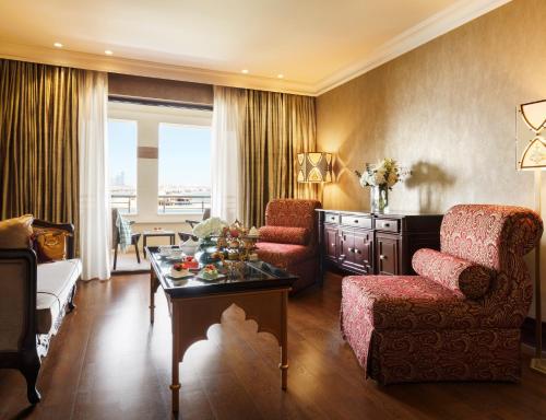 Imperial One-Bedroom Suite with Club Access including Breakfast, Afternoon Tea, Evening Cocktail Hours & Soft Refreshments