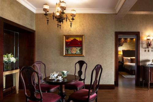 Two-Bedroom Suite King, Balcony with Club Access including Breakfast, Afternoon Tea, Evening Cocktail Hours & Soft Refreshments