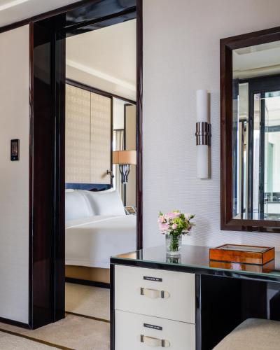  Superior Harbor View Suite