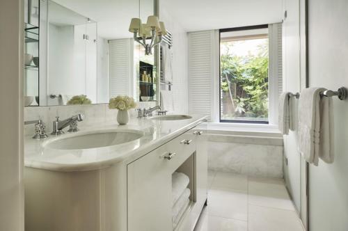 Deluxe Terrace Room - King bed