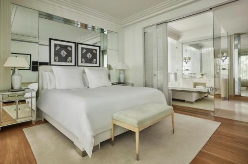 Pool Terrace Suite King