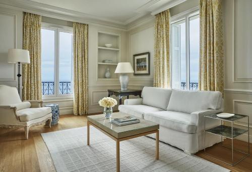 Palace Sea-View Suite