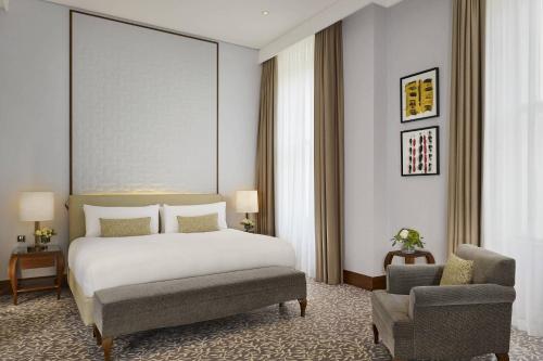 Premium Suite with Club Lounge Access