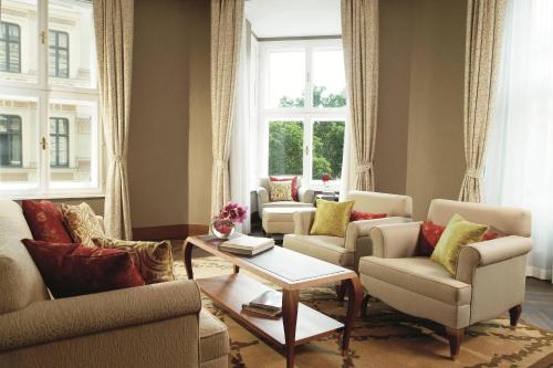 Premium Executive Suite with Club Lounge Access