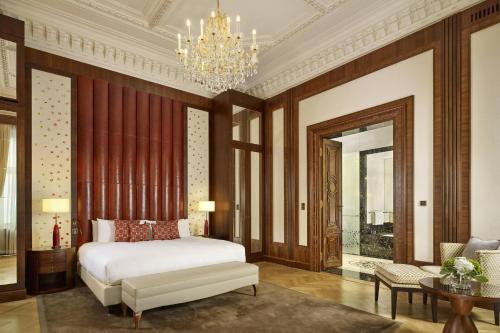 Presidential Suite with City View and Club Lounge Access