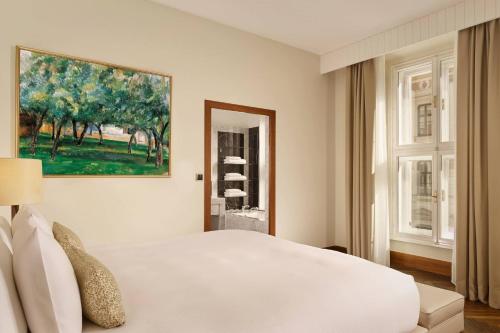 The Ritz-Carlton Albertina Suite with Club lounge access and City view