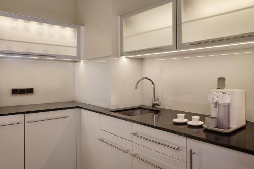 The Ritz-Carlton Albertina Suite with Club lounge access and City view