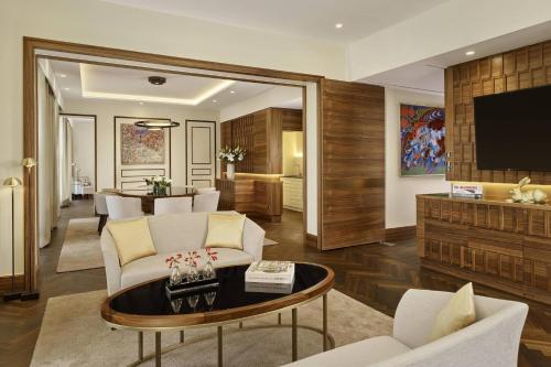 The Ritz-Carlton Albertina Suite with Club lounge access and City view