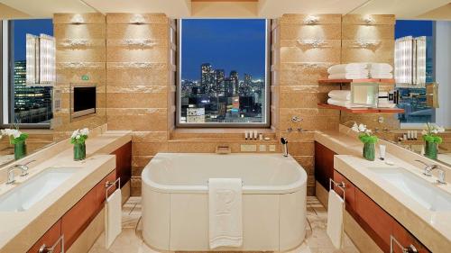 Executive Suite with King bed