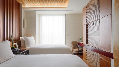 Executive Suite with Twin Beds