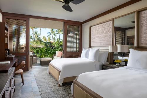 Poolside King Room