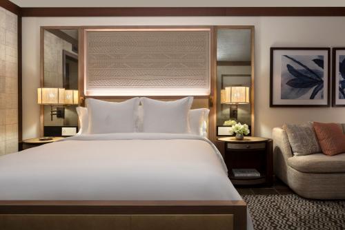 Poolside Accessible King Room