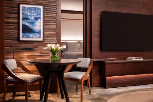 Superior Accessible Suite Oceanfront  