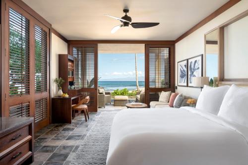 King Room with Oceanfront View - Accessible