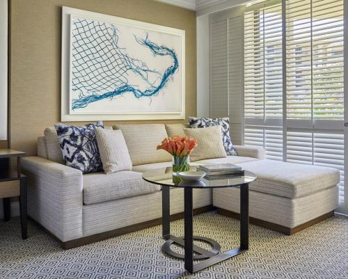 Deluxe Queen Room with Garden View
