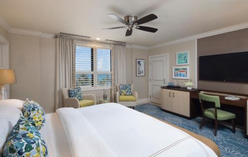 Deluxe Partial Ocean View Room with King Bed