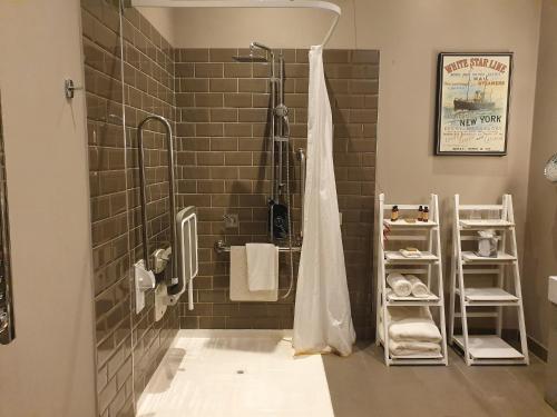 Superior Double Room - Disabillity Access