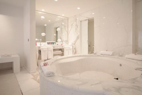 Presidential Suite - Free Spa Access