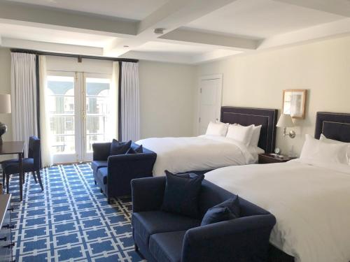 Deluxe Queen Room with Two Queen Beds