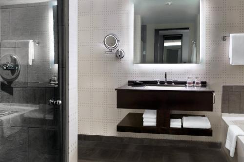 Superior, Guest room, 1 King