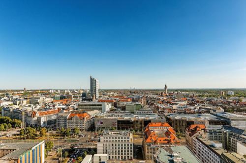 1 Bedroom Executive Suite, 1 King, City view, Top floor
