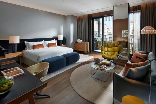Mandarin Junior Suite